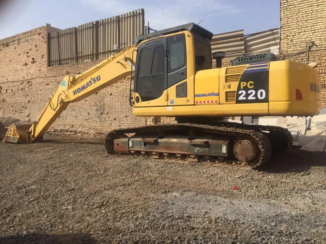 بیل کوماتسو ۲۲۰|ماشین‌آلات صنعتی|تهران, منیریه|دیوار