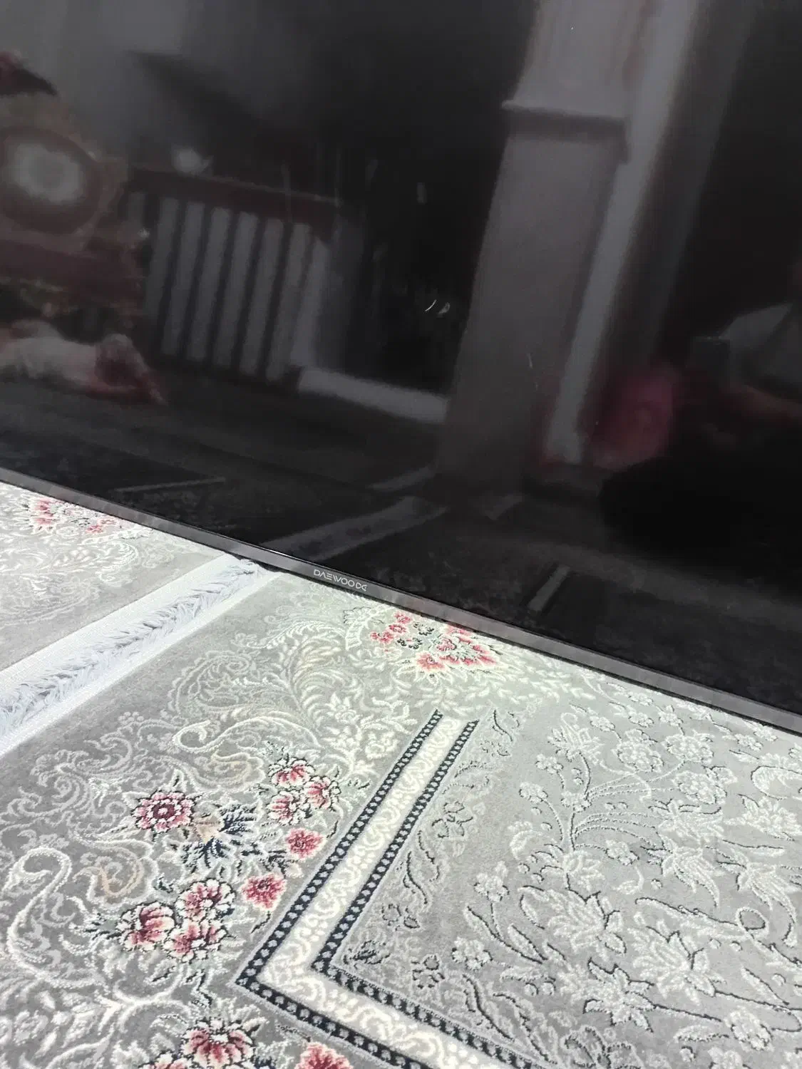 تلوزیون دوو پنلش از وسط شکسته|تلویزیون و پروژکتور|تبریز, |دیوار