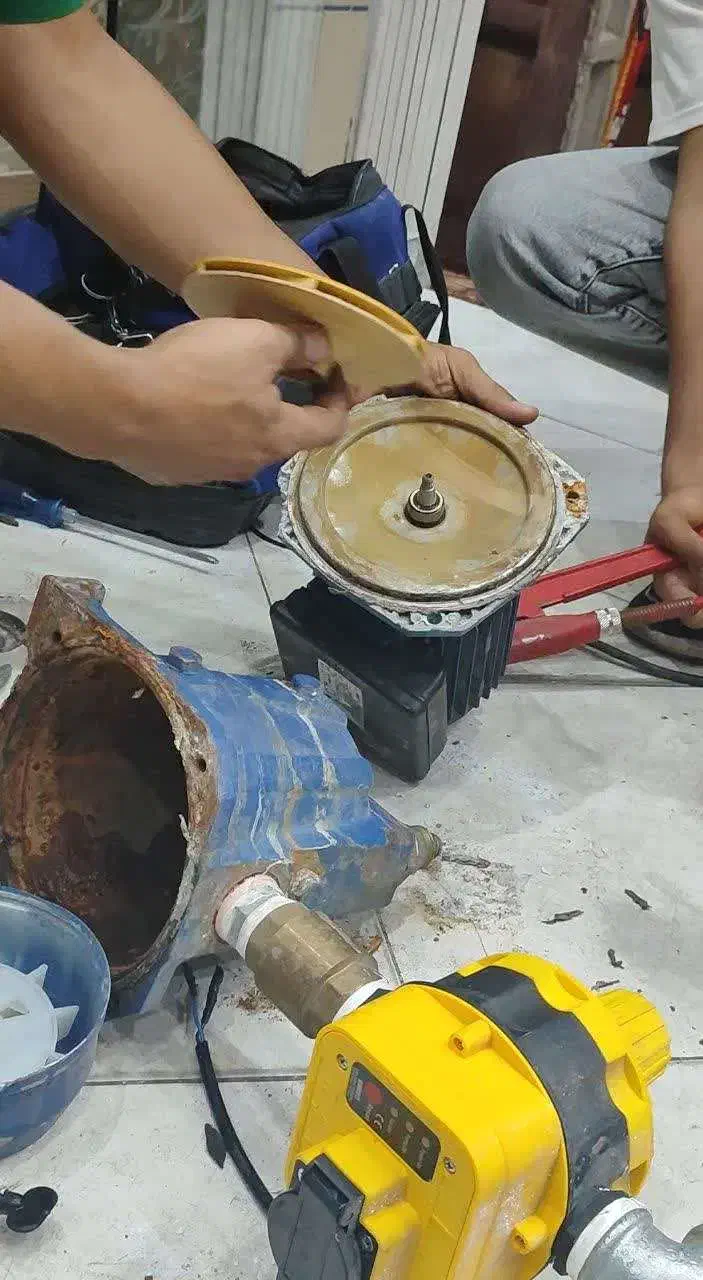 نصب،تعمیرات و سرویس تخصصی آبگرمکن،تصفیه آب،پمپ آب|خدمات پیشه و مهارت|سمنان, |دیوار