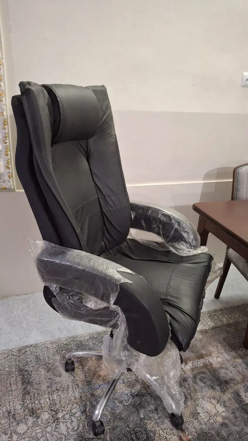 صندلی مدیریتی درحد نو|مبلمان اداری|قم, شهرک امام حسن|دیوار