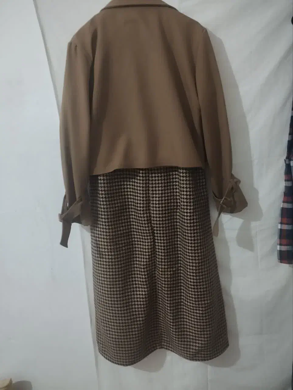 کت سارافون|لباس|قم, نیروگاه|دیوار