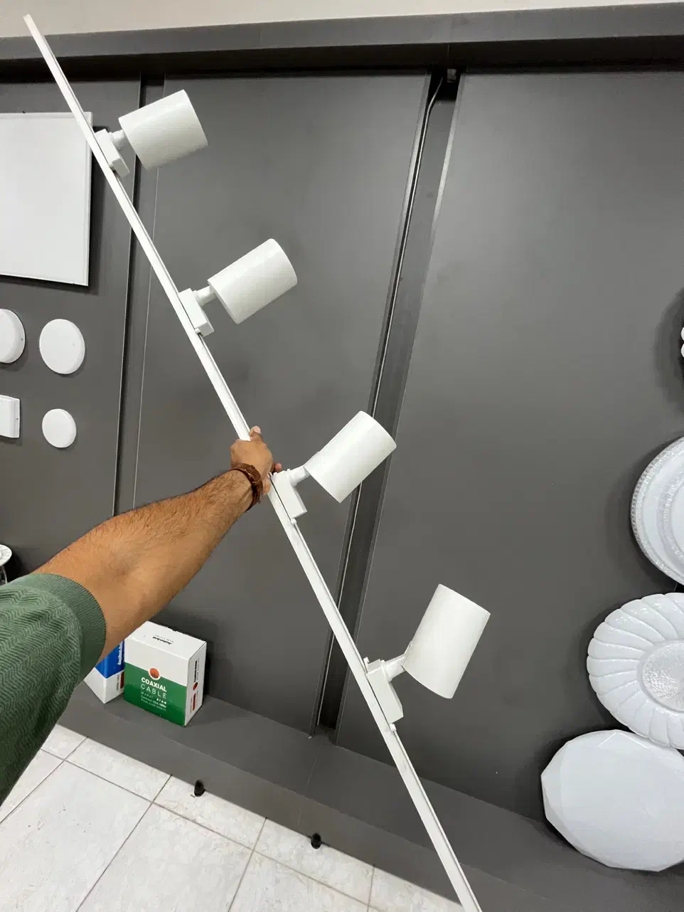 فروش ویژه چراغ های ریلی|لامپ و چراغ|بم, |دیوار