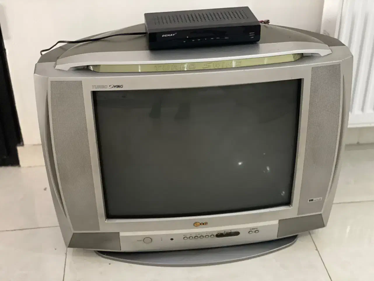 تلویزیون رنگی ۲۱ اینچ ال جی|تلویزیون و پروژکتور|رشت, معلم|دیوار