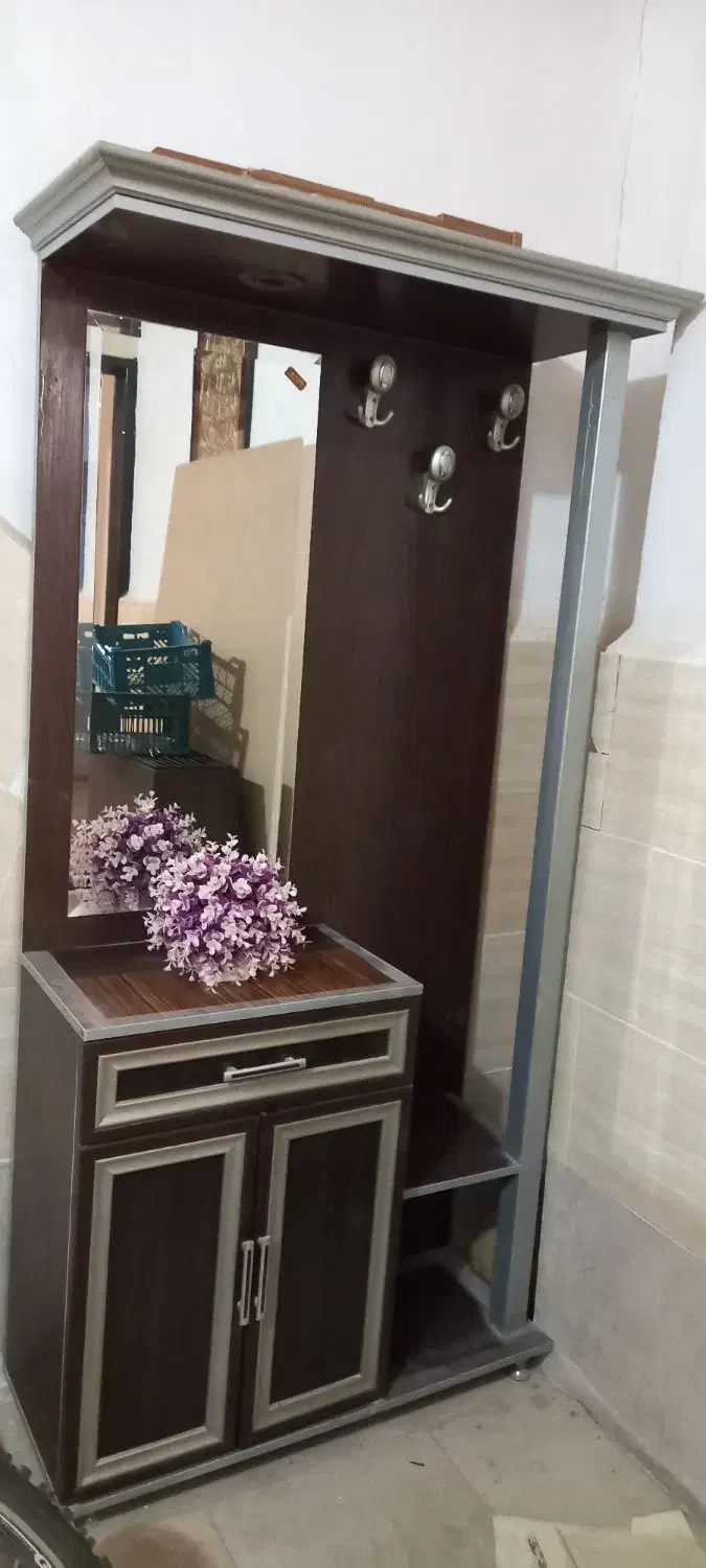 جاکفشی باایینه ورختکن درشاهین ویلا|جاکفشی، کمد، دراور|کرج, شاهین‌ویلا|دیوار