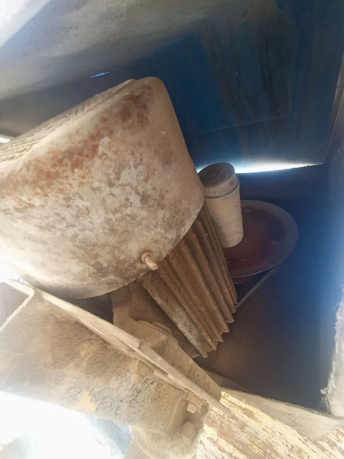 بتونیر|ماشین‌آلات صنعتی|انزل, |دیوار