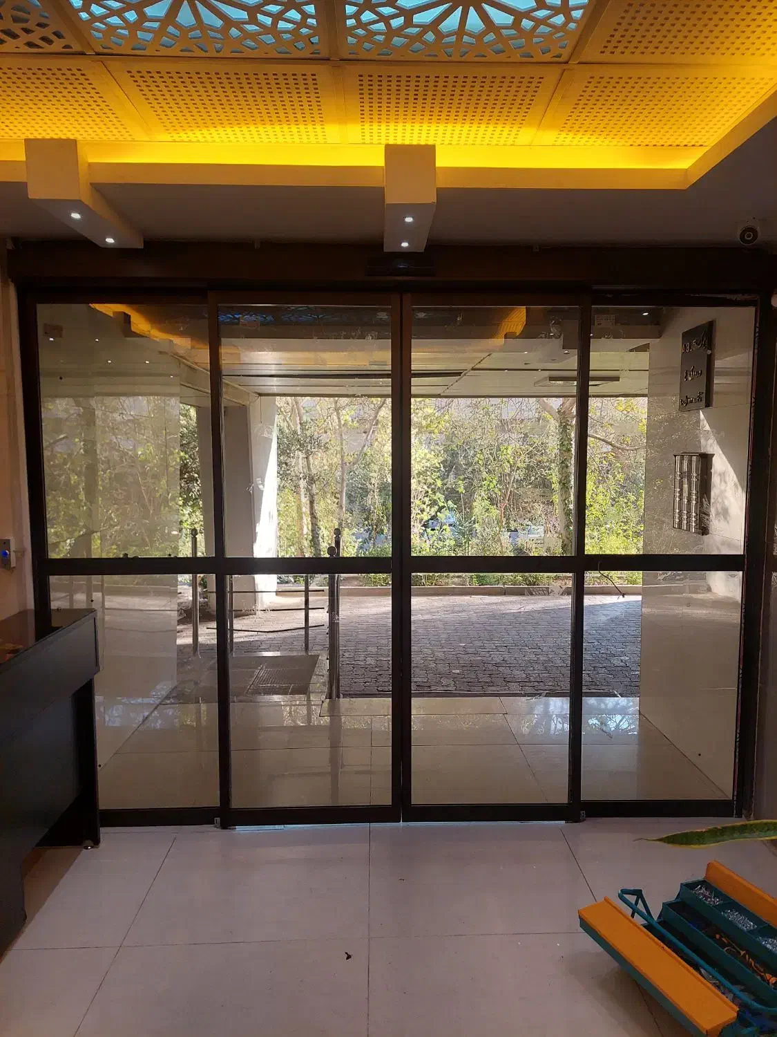 درب اتوماتیک/پارتیشن اداری/در شیشه ای/کرکره برقی|خدمات پیشه و مهارت|تهران, ونک|دیوار