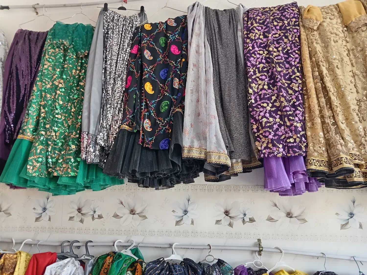 تن پوش لباس ماراببین|لباس|مرودشت, رودبال|دیوار