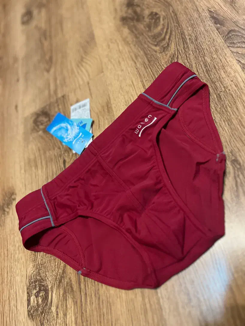 مایو شنا حرفه ای Waten مردانه پسرانه وارداتی|غواصی و ورزشهای آبی|کاشان, فین کوچک|دیوار