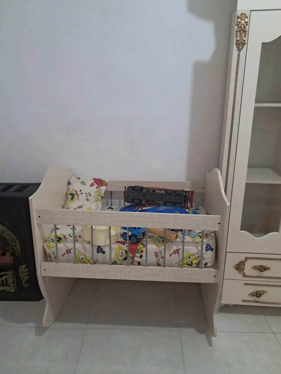 تخت بچه|تخت و صندلی بچه|صفادشت, |دیوار