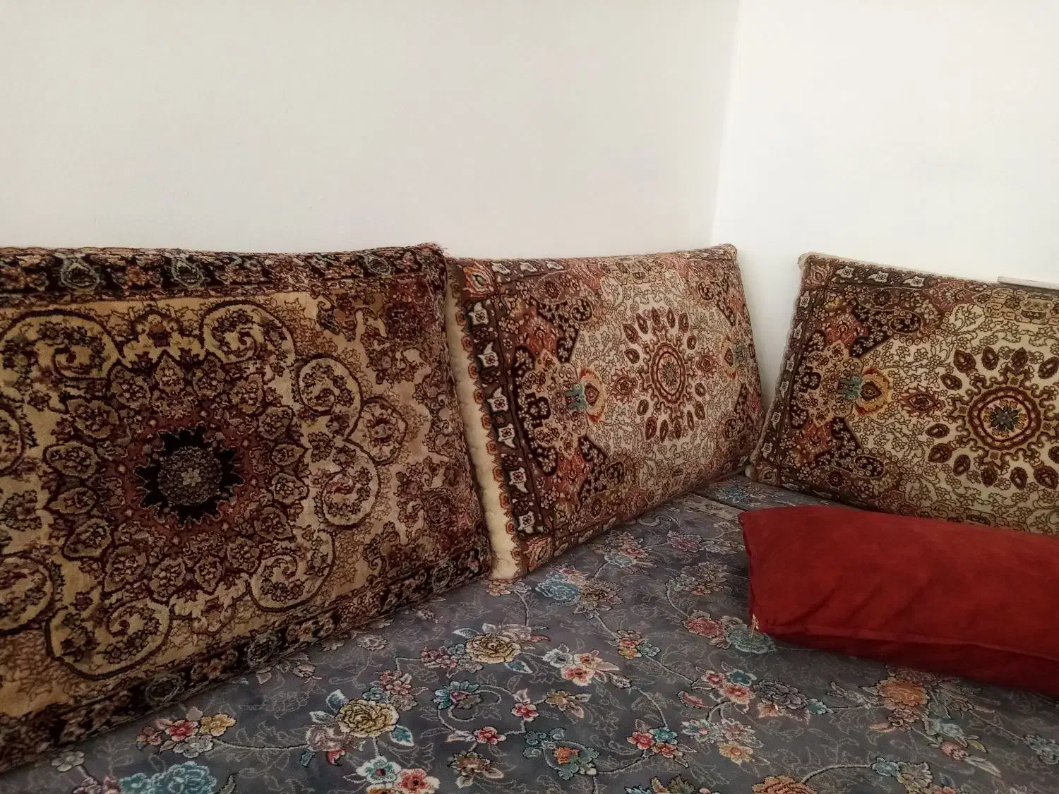 6تا پشتی در حد نوو|پشتی|نیشابور, هفده شهریور|دیوار