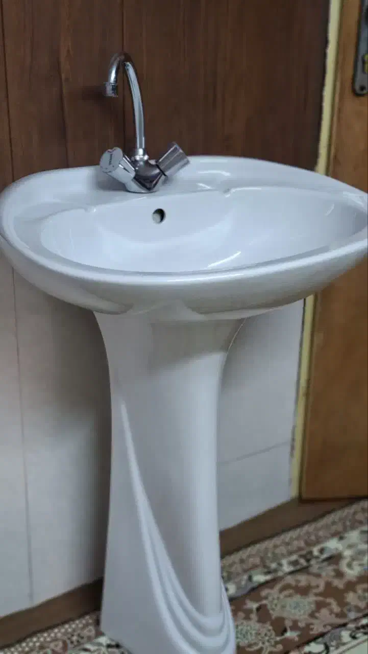 روشویی درحدنو مارک مروارید همراه باشیرآب وآیینه|لوازم سرویس بهداشتی|اصفهان, گرکان|دیوار