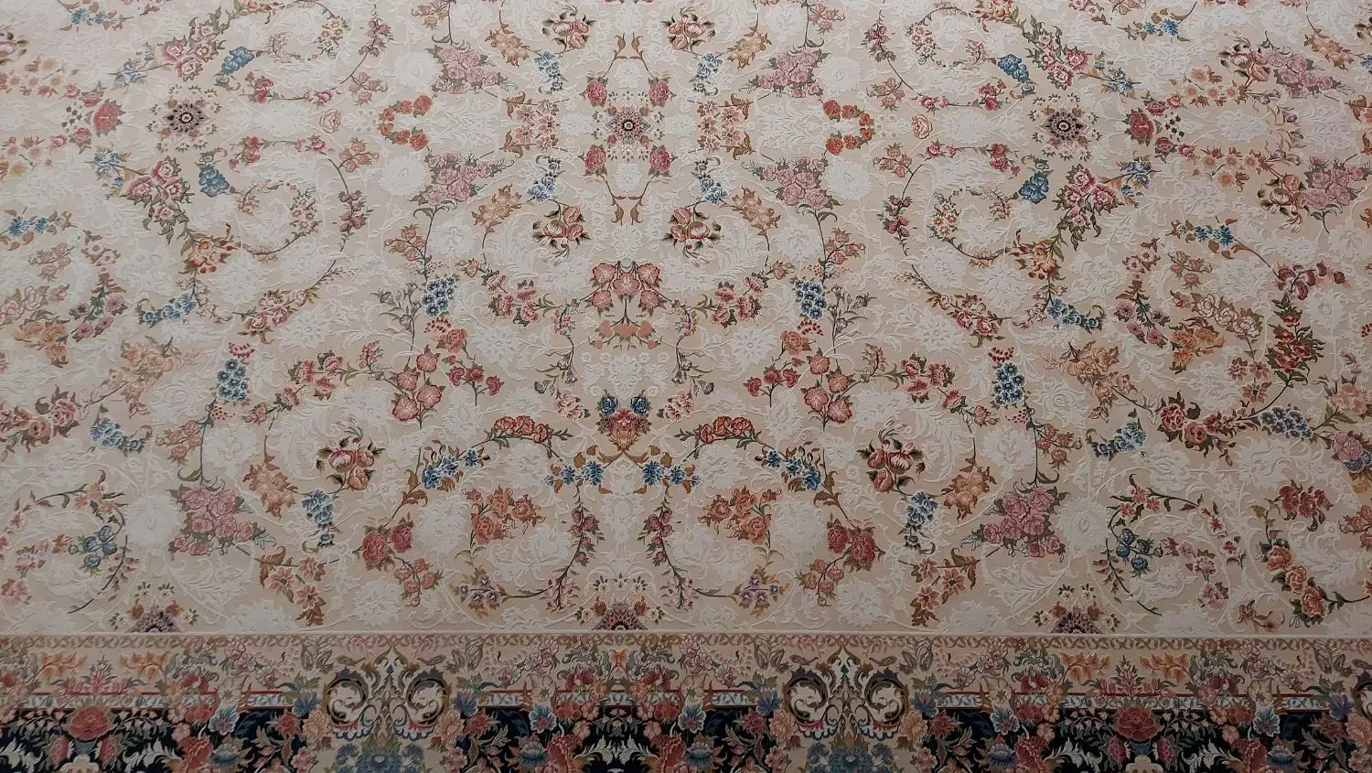 فرش ۲۴ متری گل برجسته ۱۲۰۰ شانه تراکم ۳۶۰۰|فرش|مشهد, هفت تیر (حافظ)|دیوار