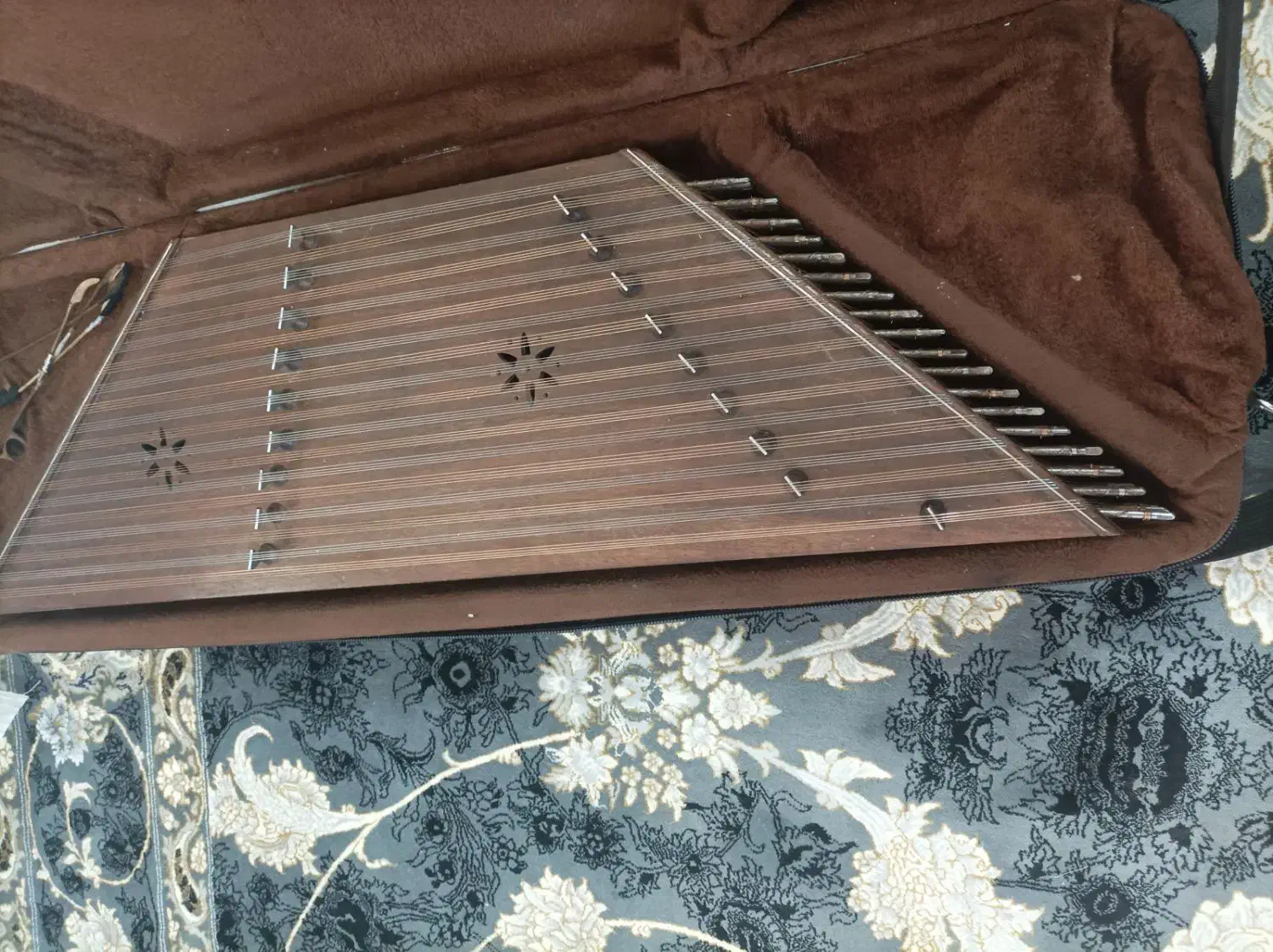 سنتور استاد غضنفری|سازهای سنتی|همدان, |دیوار