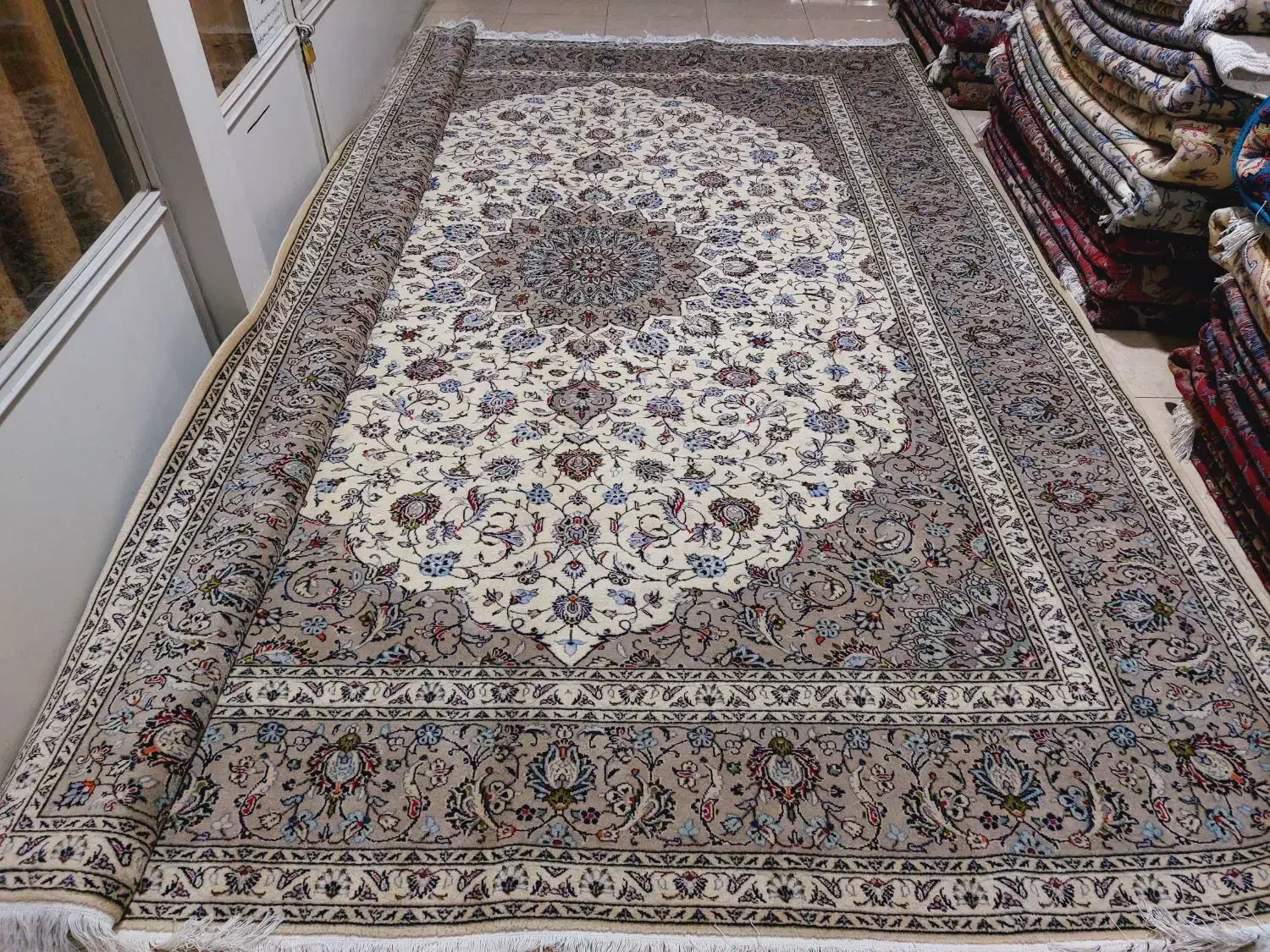 فرش ۱۲متری کاشان کرم ،کیفیت عالی وافت قیمت کرده|فرش|تهران, بازار|دیوار