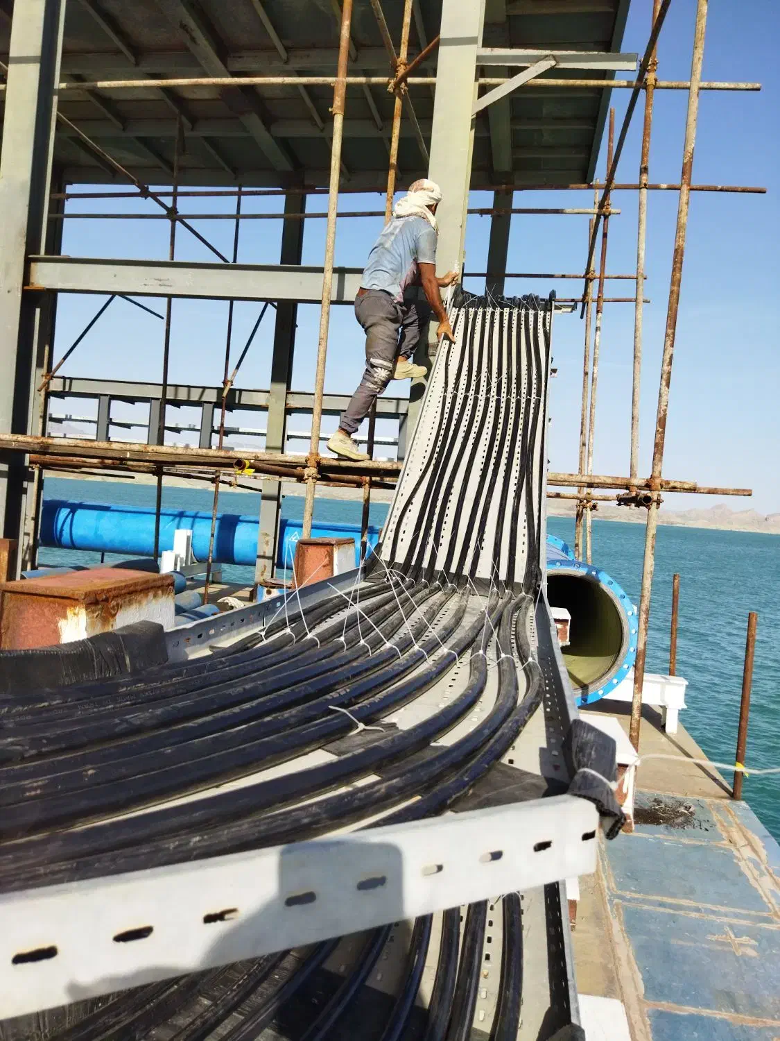 طراحی و اجرای تاسیسات الکتریکی کارخانجات صنعتی|خدمات پیشه و مهارت|پردیس, فاز ۲|دیوار