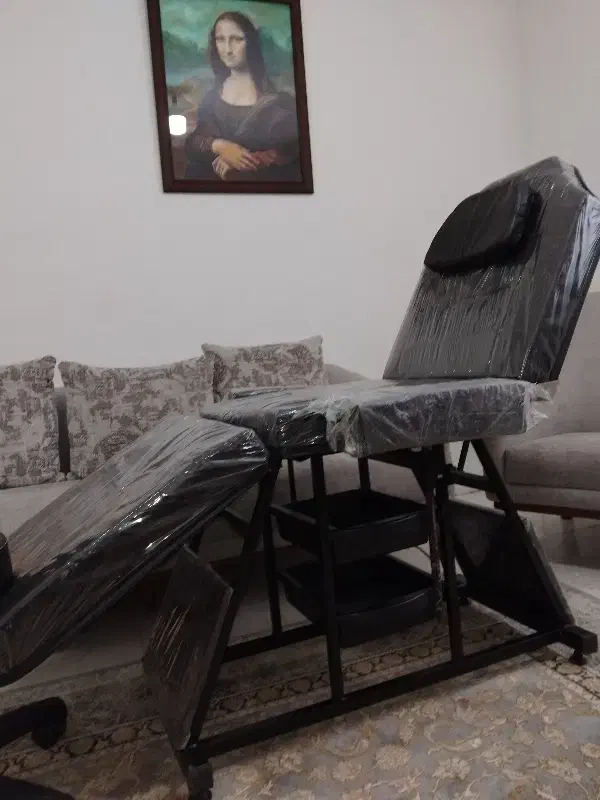 تخت مژه و ماساژ|آرایشگاه و سالن‌های زیبایی|پرند, فاز ۶|دیوار