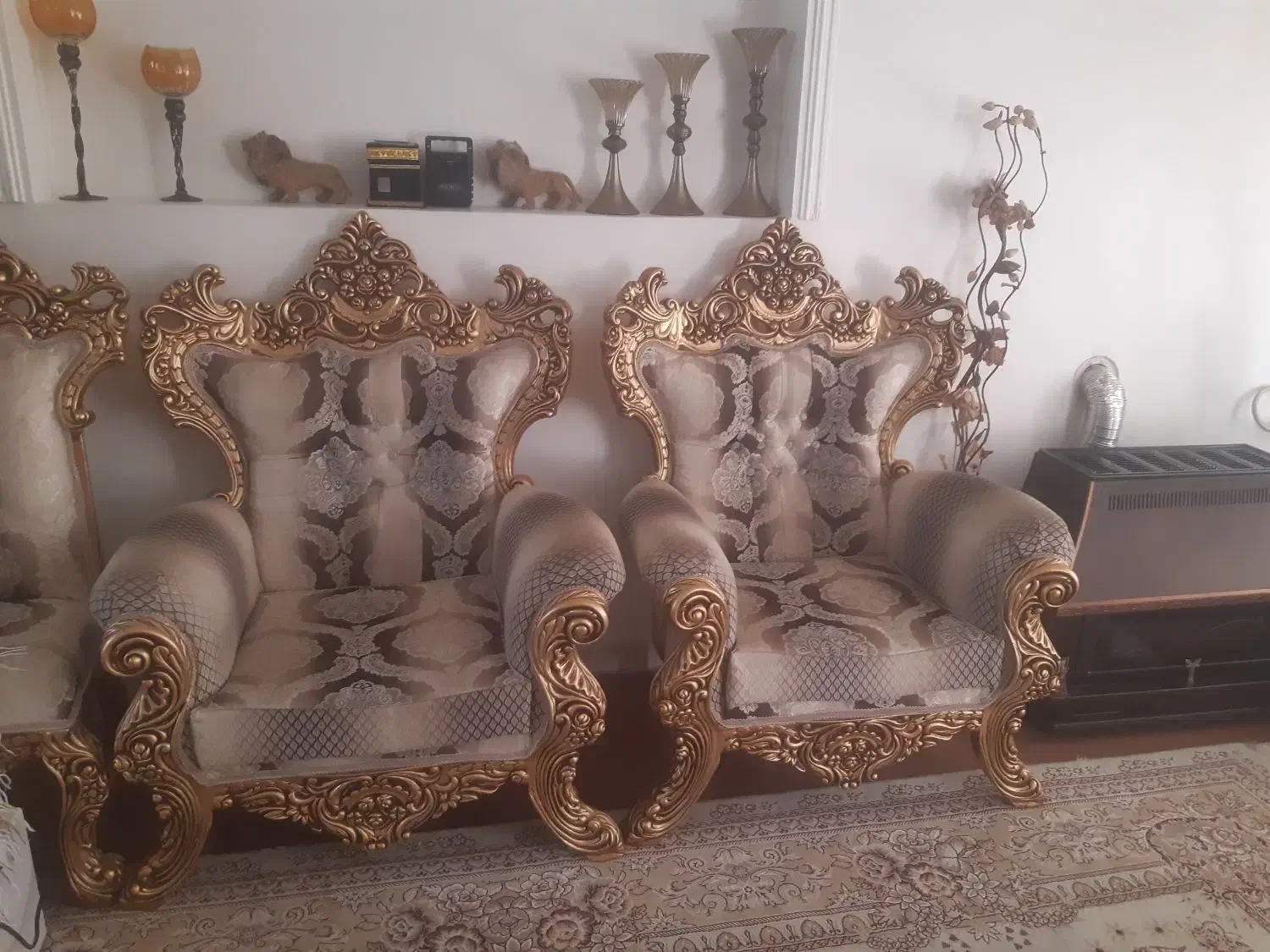 مبل سلطنتی وسه تا کل میز بزرگ وسط وکنار مبلی|مبلمان خانگی و میز عسلی|شیراز, سجادیه|دیوار