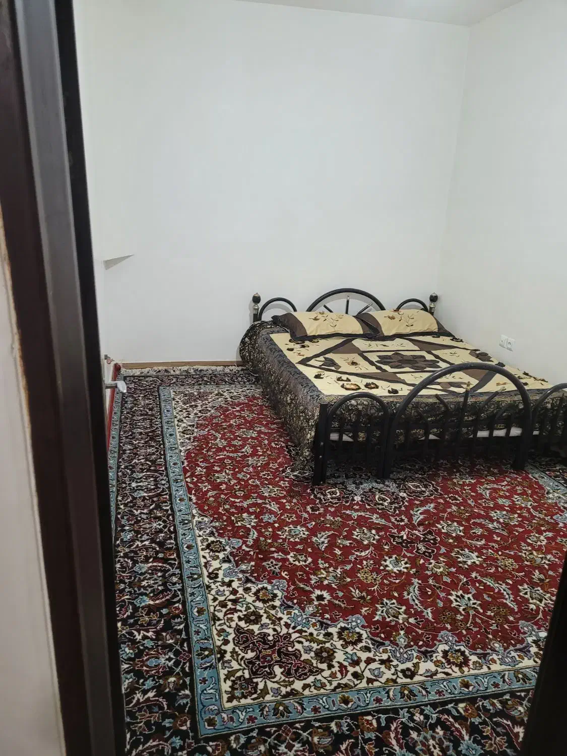 سوئیت آپارتمان ویلایی باپارکینگ وکولردار|اجارهٔ کوتاه‌مدت آپارتمان و سوئیت|همدان, |دیوار