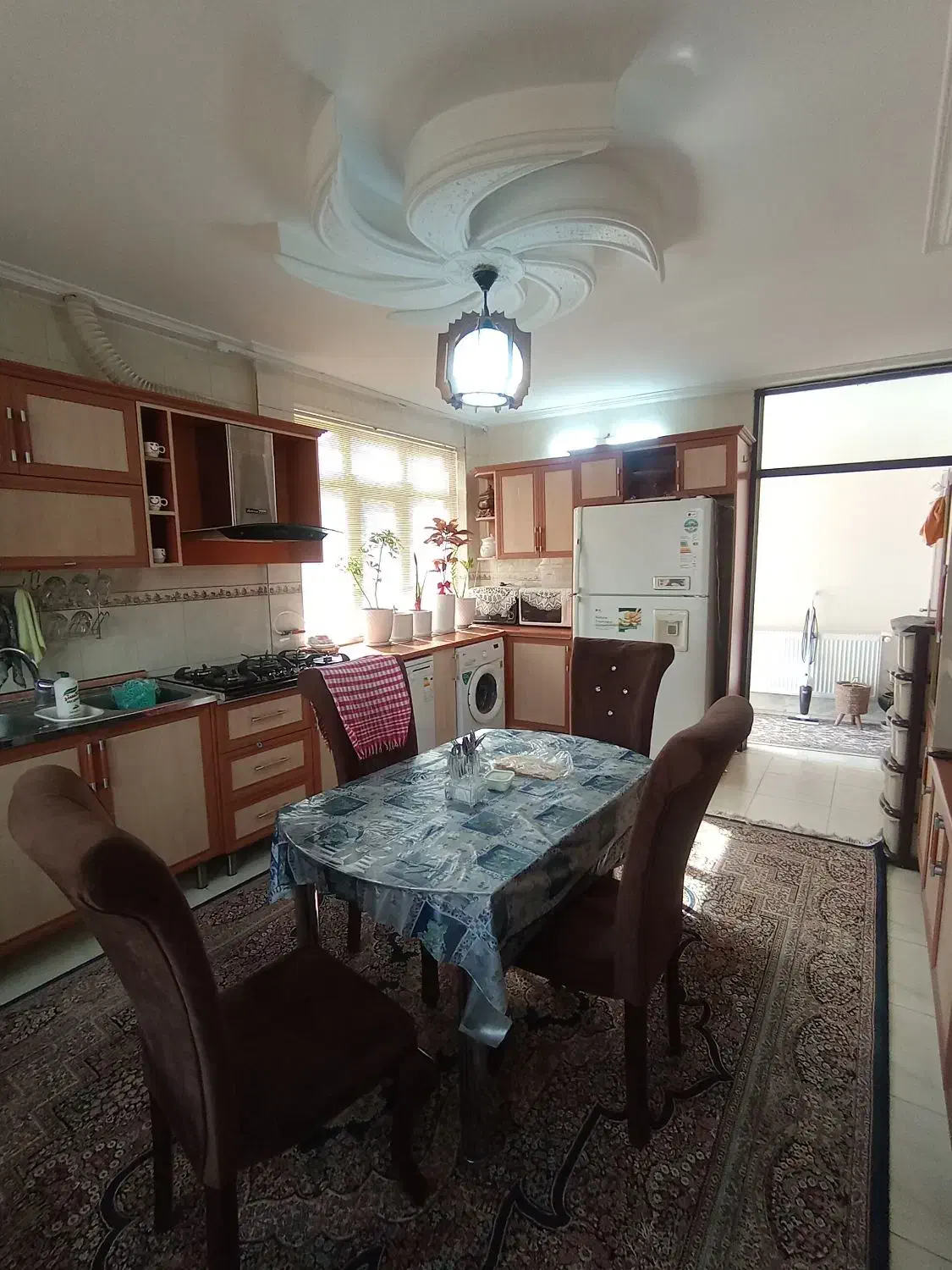 آپارتمان/213متری/3خواب/طبقه سوم/تک واحدی|فروش آپارتمان|تربتحیدریه, شهید بهشتی|دیوار