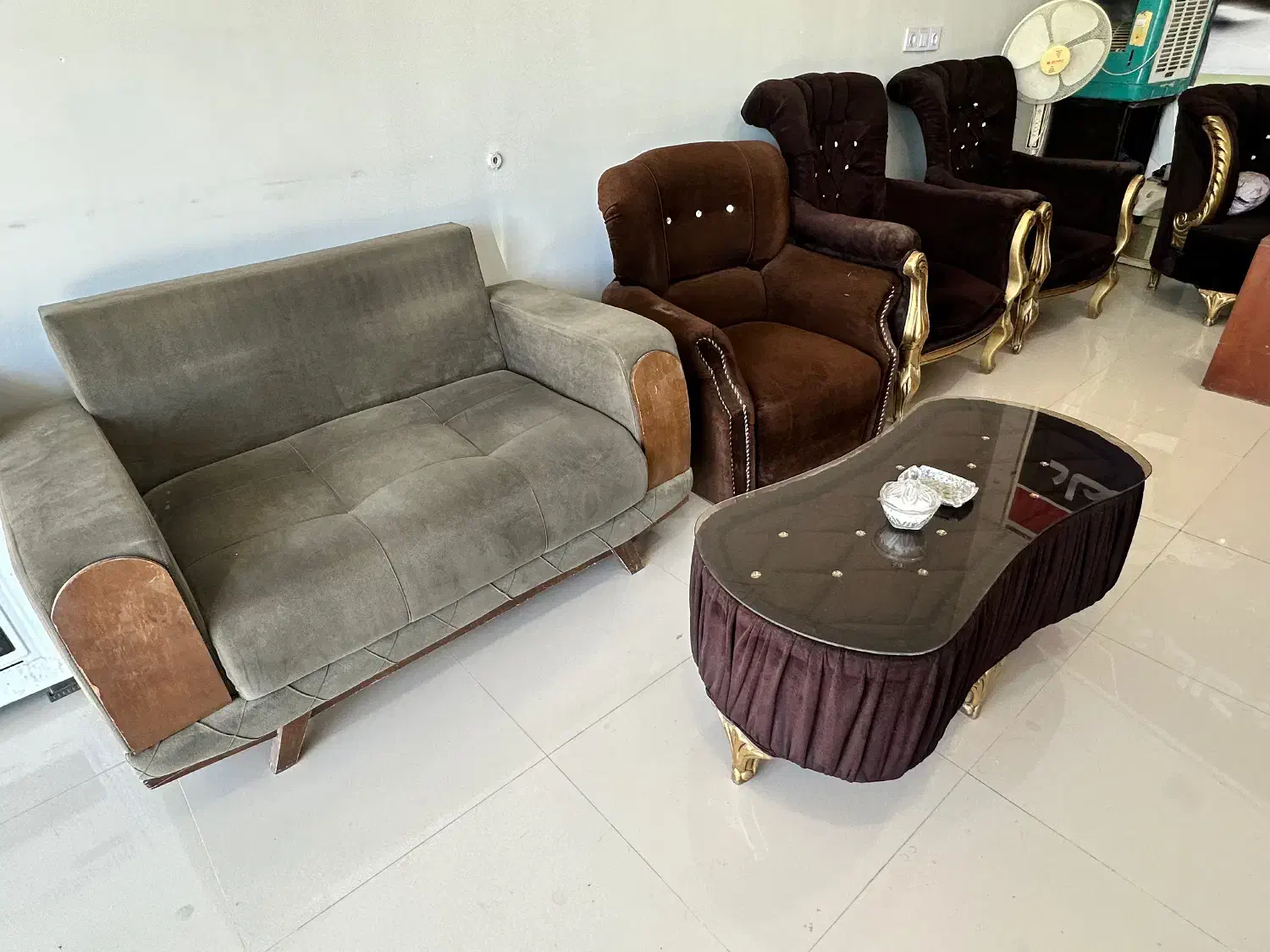 مبل و میز|مبلمان اداری|گلبهار, شهر جدید گلبهار|دیوار