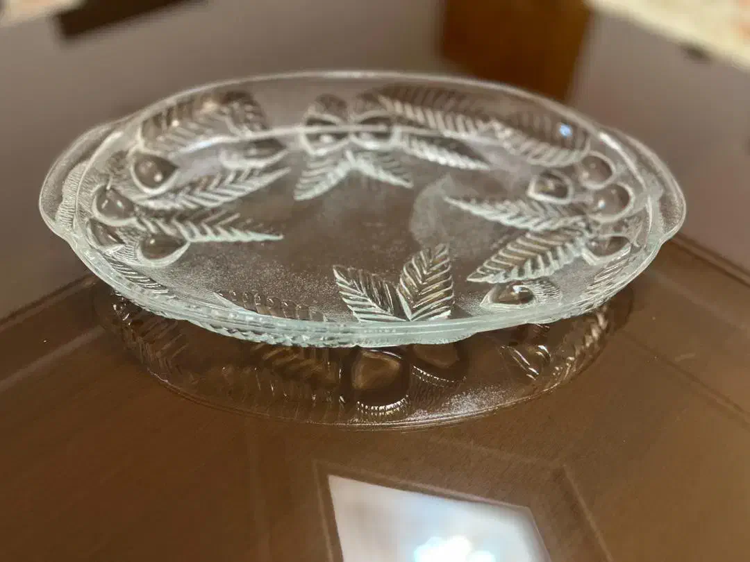 دیس شیشه ای قدیمی|کلکسیون اشیاء عتیقه|رشت, صفاری|دیوار