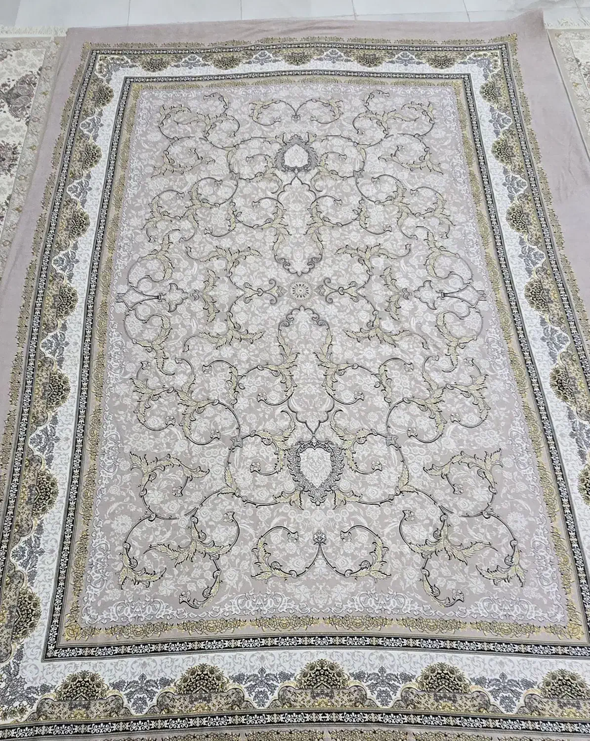 آتیش زدم به مالم|روفرشی|رشت, استقامت ۱|دیوار