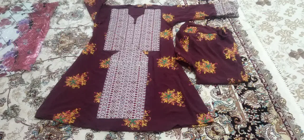 لباس زنانه بلوچی|لباس|کرباسک, |دیوار