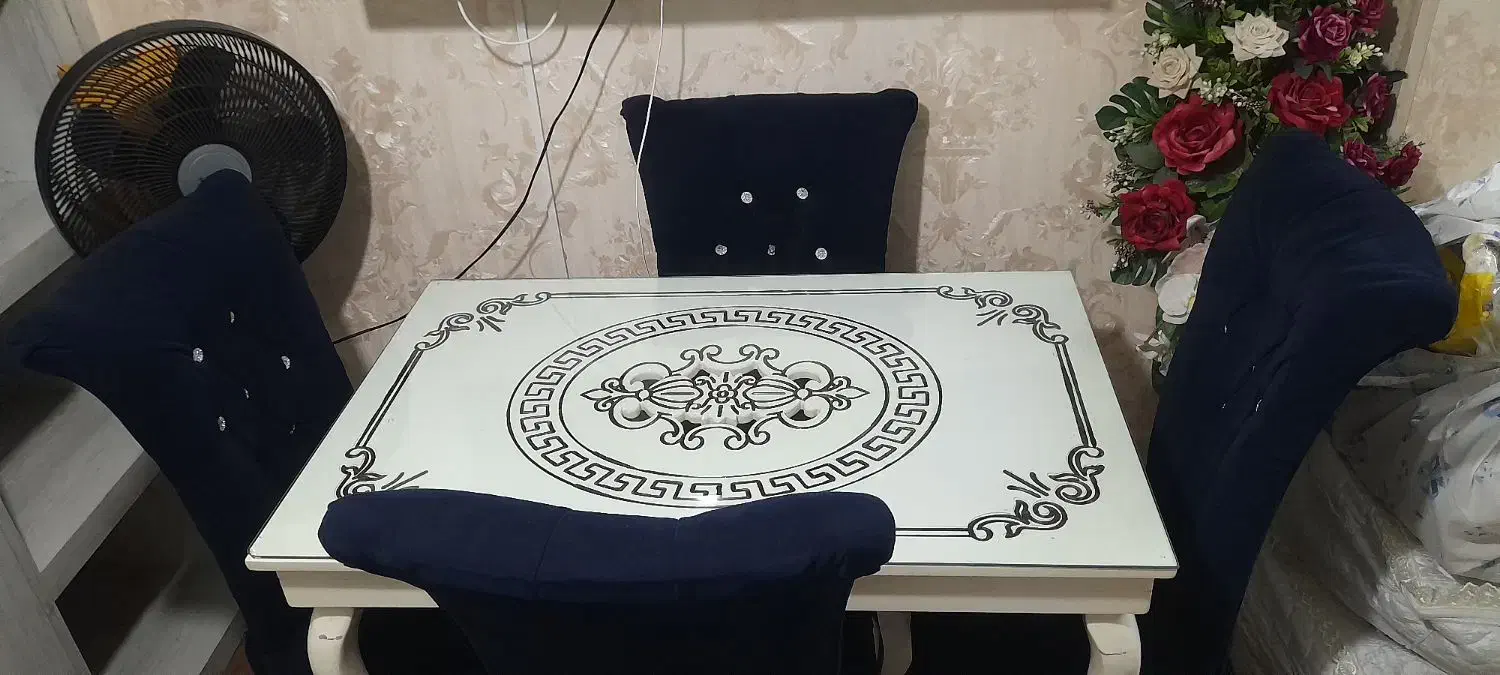 میز نهارخوری. میز عسلی. مبل ۷نفره. گنجه|میز و صندلی غذاخوری|مشهد, هفده شهریور|دیوار