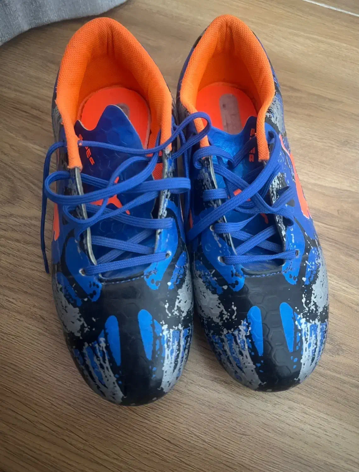 کفش فوتبالی|کفش و لباس بچه|گنبد کاووس, |دیوار