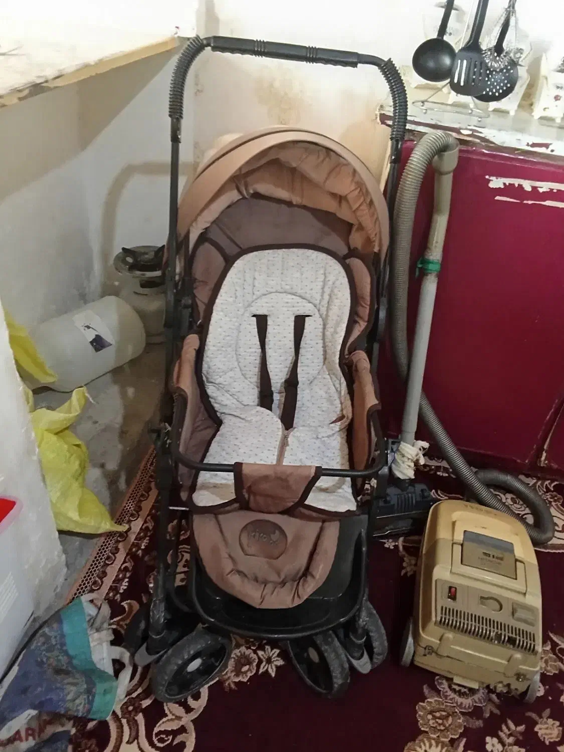 کالسکه وروروک|کالسکه و لوازم جانبی|تربت‌حیدریه, فتح المبین|دیوار