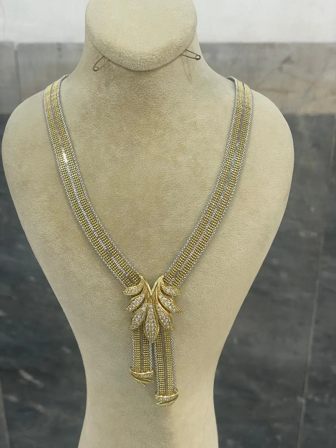 گردنبند بدون اجرت سوئیس(زرگری فلوریا)|جواهرات|تبریز, |دیوار