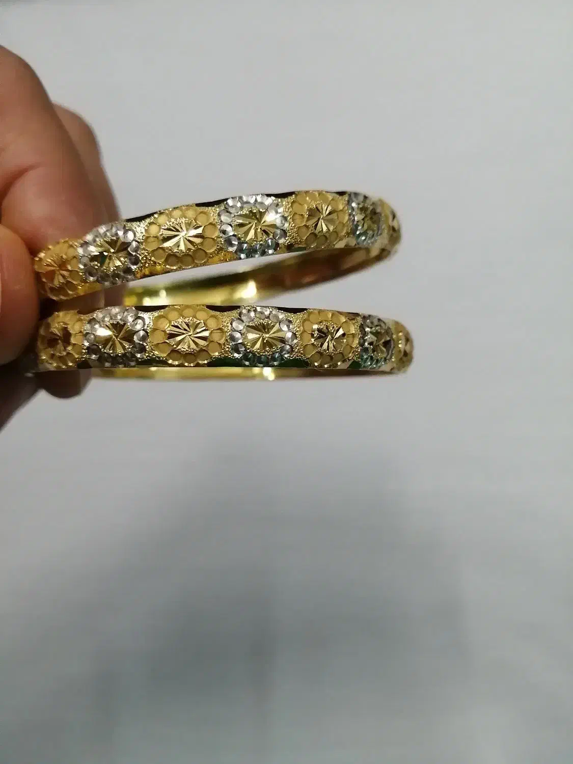 دو عدد النگوی نقره ی یزد|بدلیجات|رشت, جانبازان|دیوار