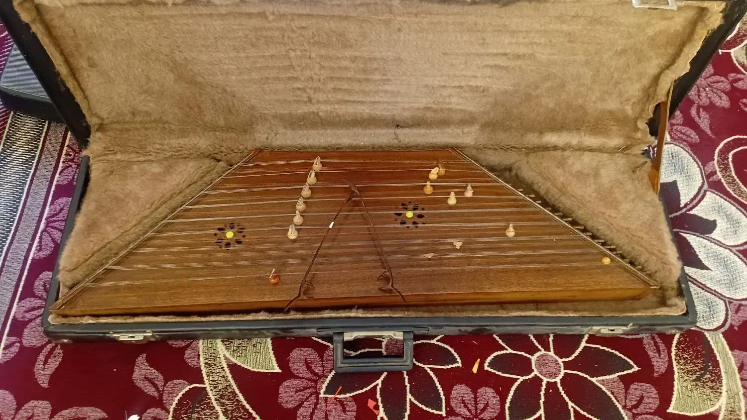 سنتور|سازهای سنتی|بهارستان, |دیوار