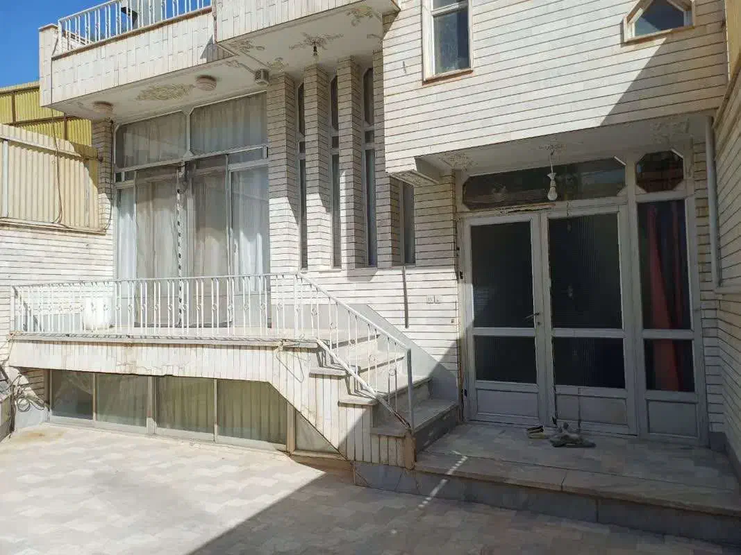 ویلایی دربست 243 متر 3طبقه|اجارهٔ خانه و ویلا|قم, بکایی|دیوار