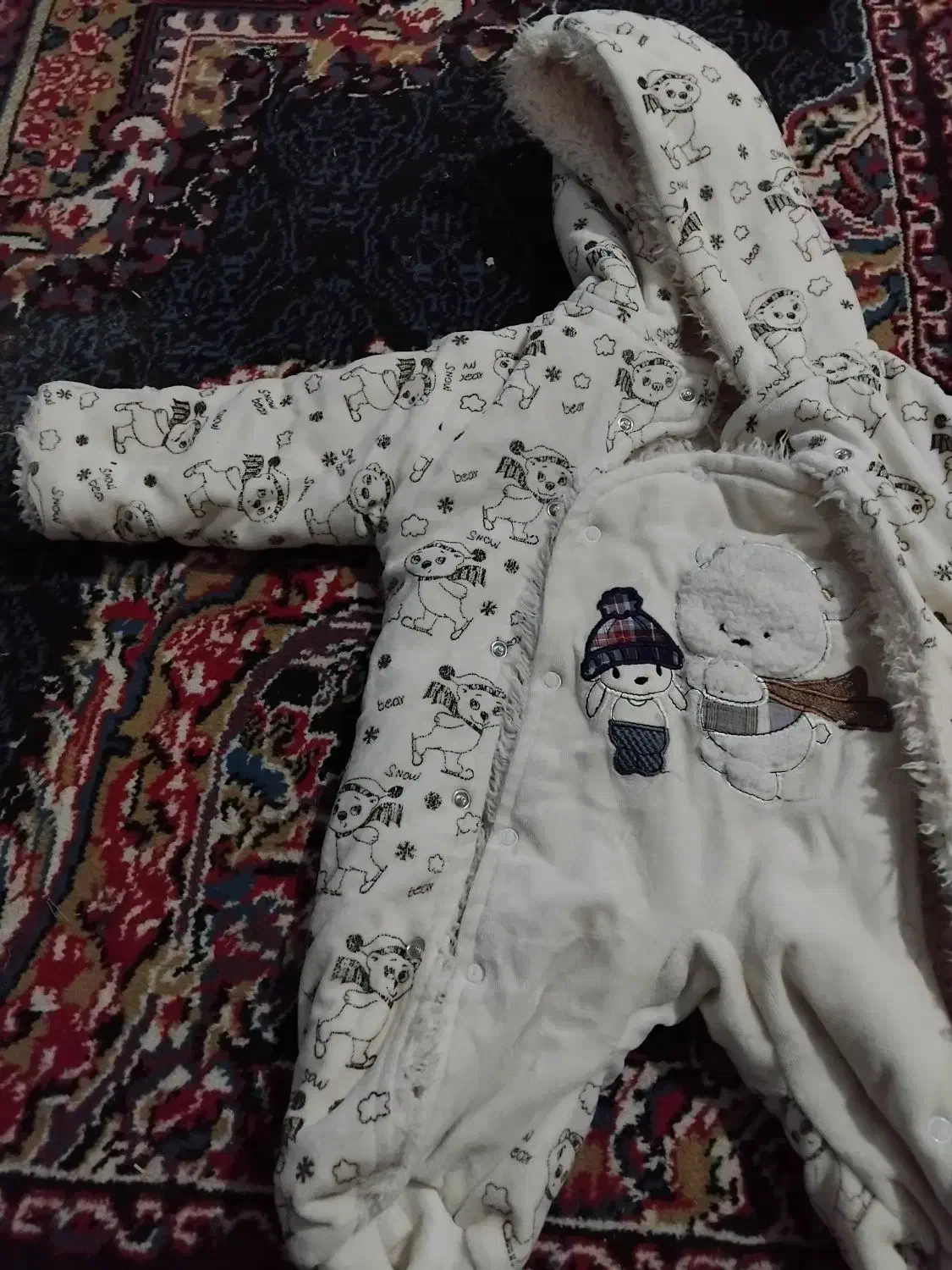 لباس|کفش و لباس بچه|نیشابور, دربقاضی|دیوار