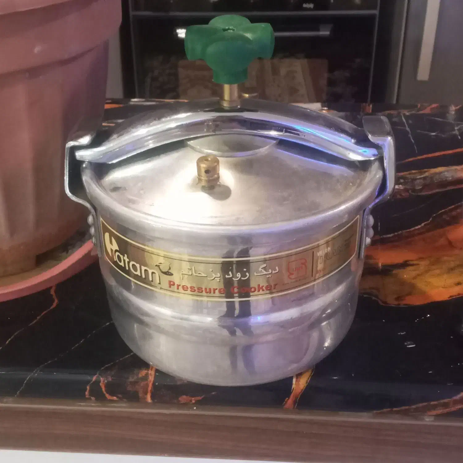 زودپز|ظروف پخت‌وپز|همدان, |دیوار