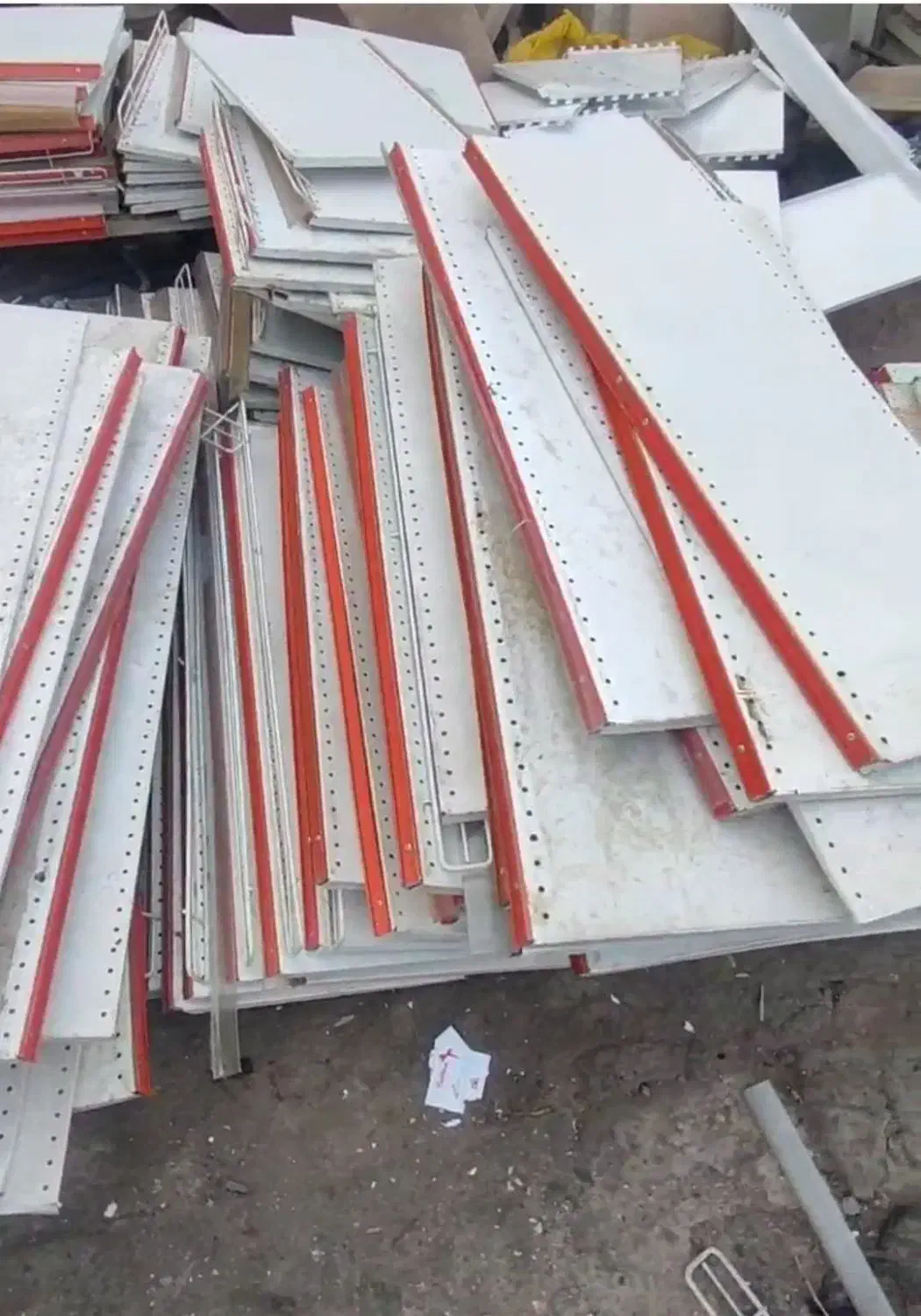 مقداری قفسه فروشگاهی بفروش میرسد|فروشگاه و مغازه|اهواز, ۲۵۴دستگاه|دیوار