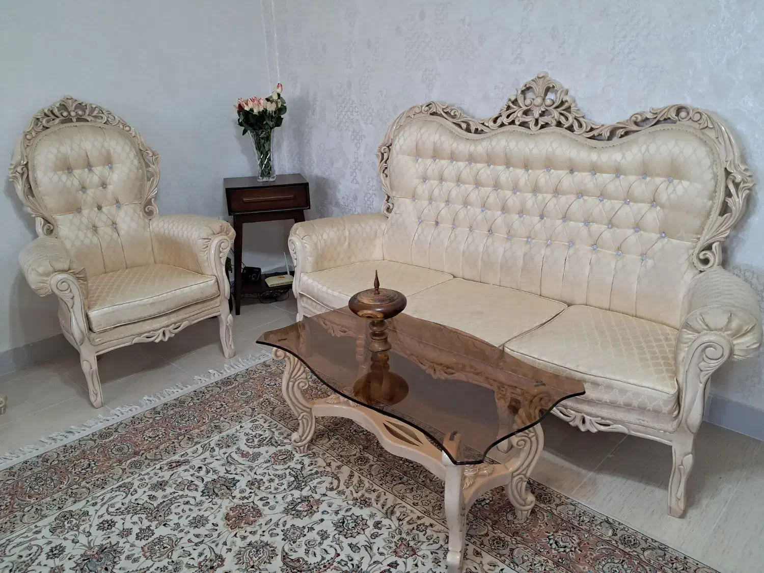 فروش مبل سلطنتی به همراه میز ناهار خوری ۶نفره|مبلمان خانگی و میز عسلی|الیگودرز, |دیوار