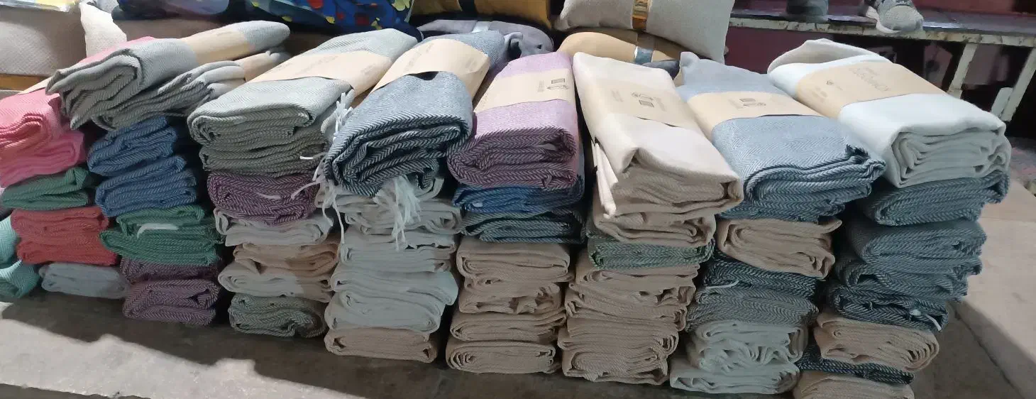 شانل مبل|رختخواب، بالش، پتو|شیراز, بازار|دیوار