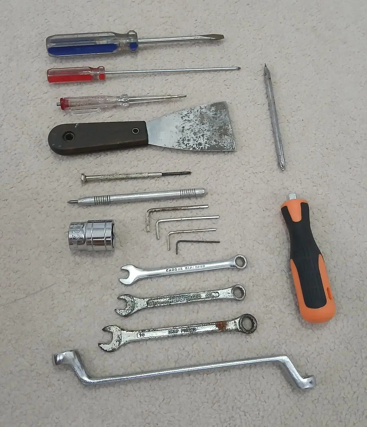 ابزارآلات و قیچی|ابزارآلات|دزفول, |دیوار