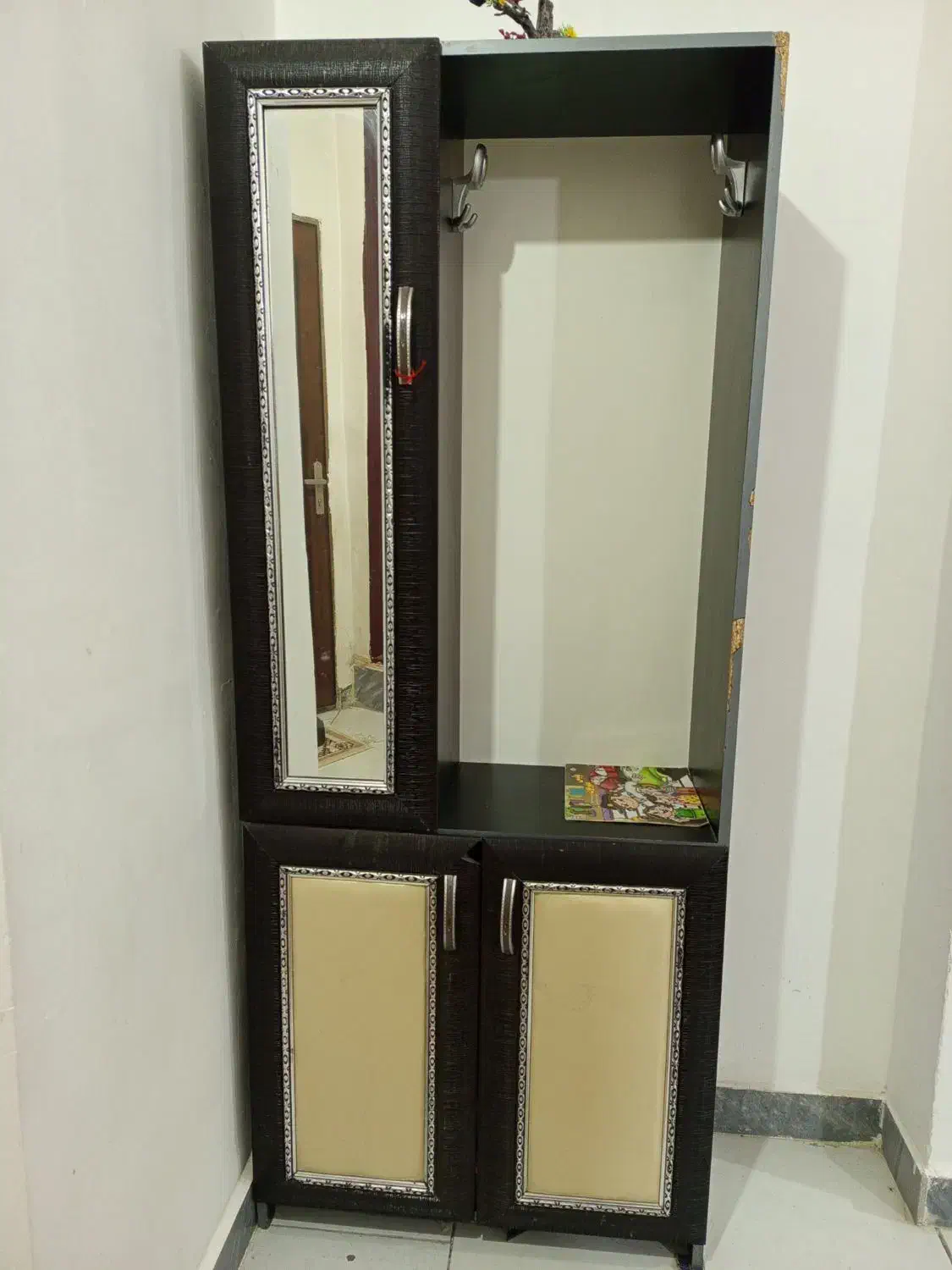 قیمت ۱۵۰۰تومان|جاکفشی، کمد، دراور|شبستر, |دیوار