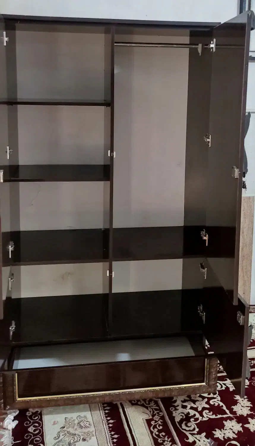 کمد|جاکفشی، کمد، دراور|شیراز, کوشک میدان|دیوار