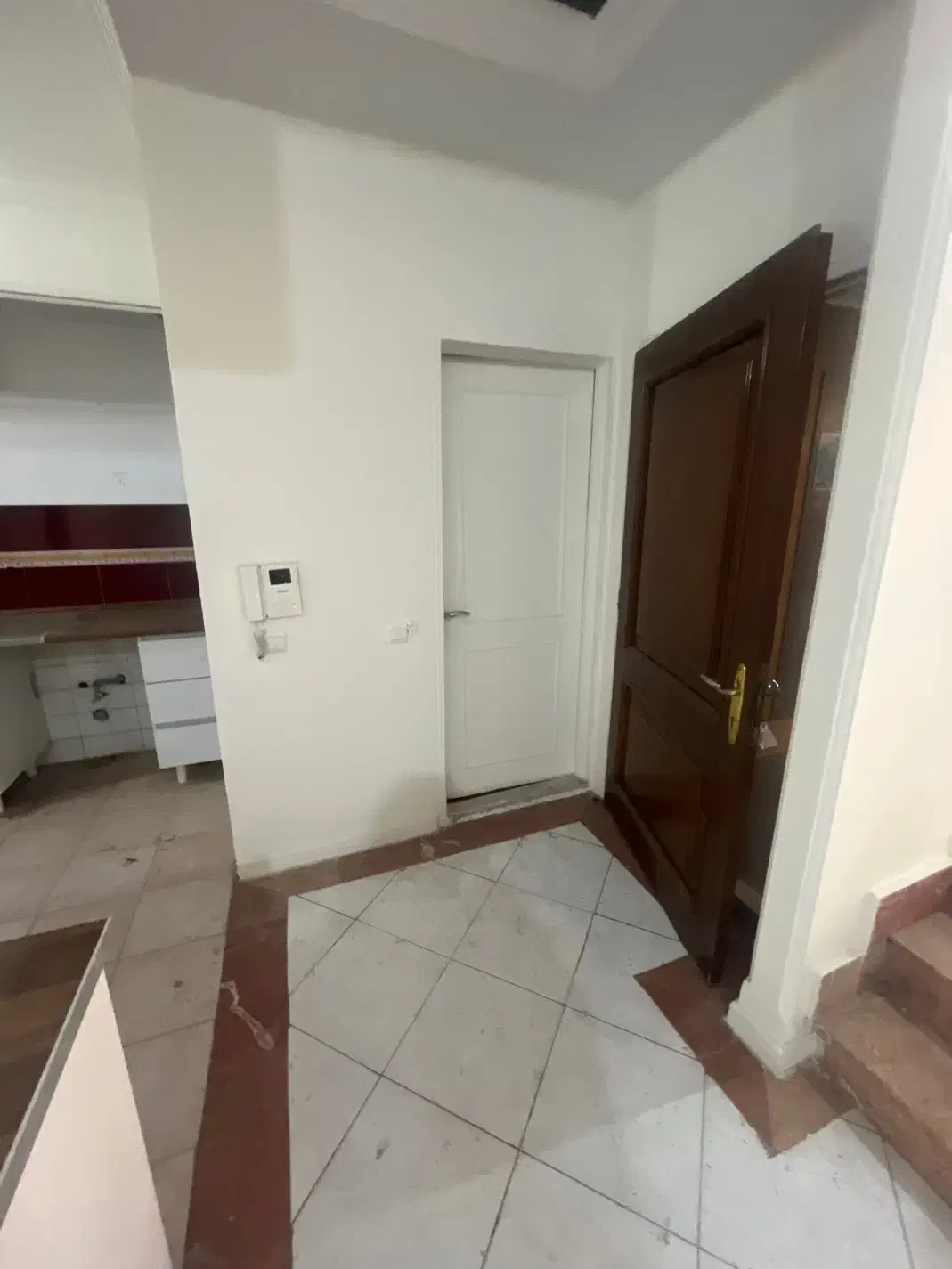 ۱۰۵متر دو خوابه حیاط اختصاصی و شبیه ب خونه ی کودکی