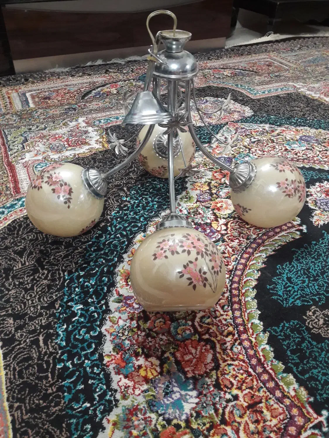 لوستر چهار شاخه|لوستر و چراغ آویز|کاشان, آیت الله سعیدی|دیوار