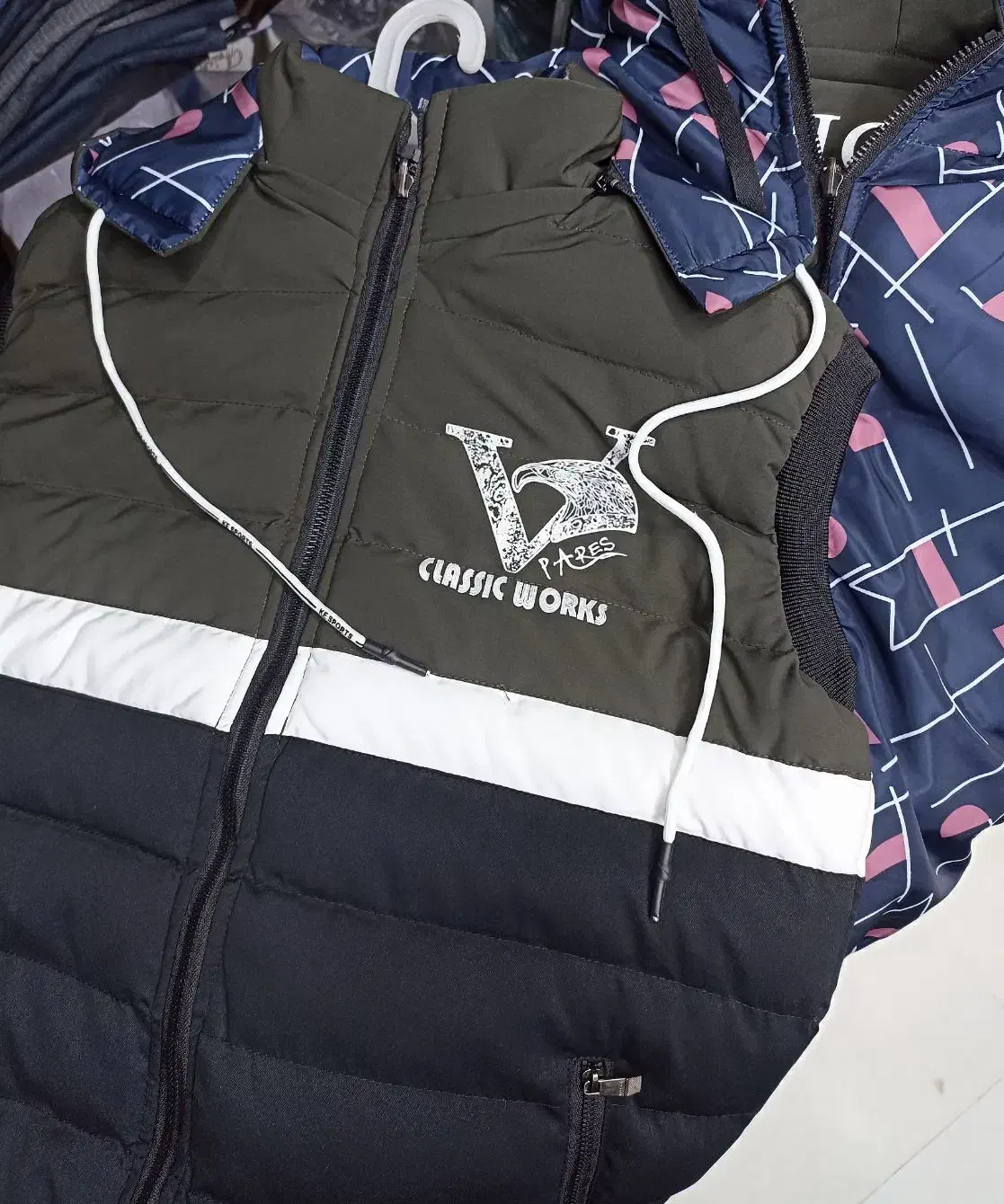 پافر|لباس|نیشابور, امام|دیوار