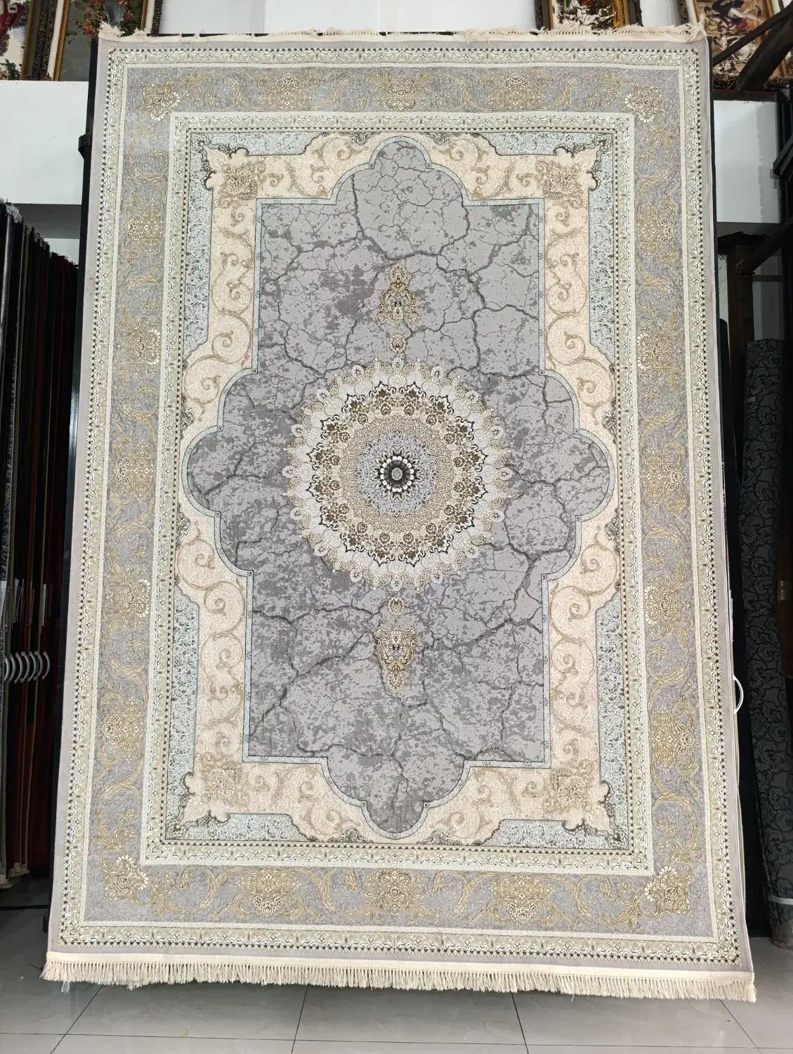 فرش ۹ متری ایرانی 700،1200 اصیل و زیر قیمت بازار|فرش|بندرعباس, |دیوار