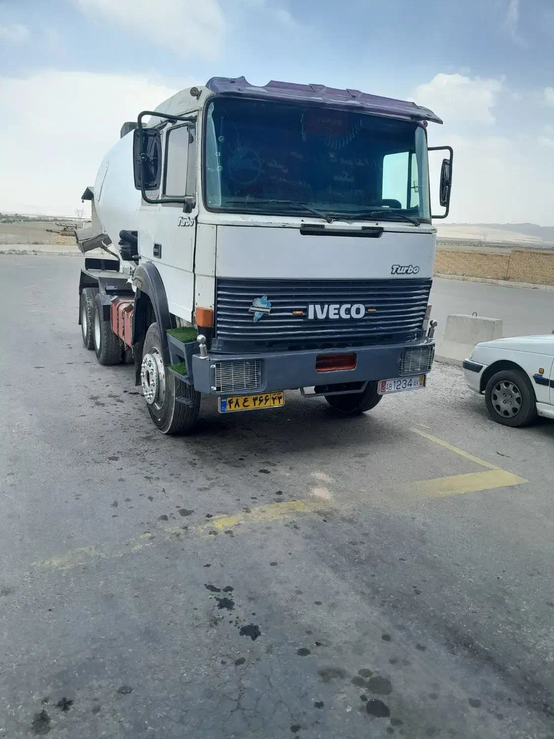 اویکو ۳۳۰کارت میکسر|خودرو سنگین|گلپایگان, |دیوار