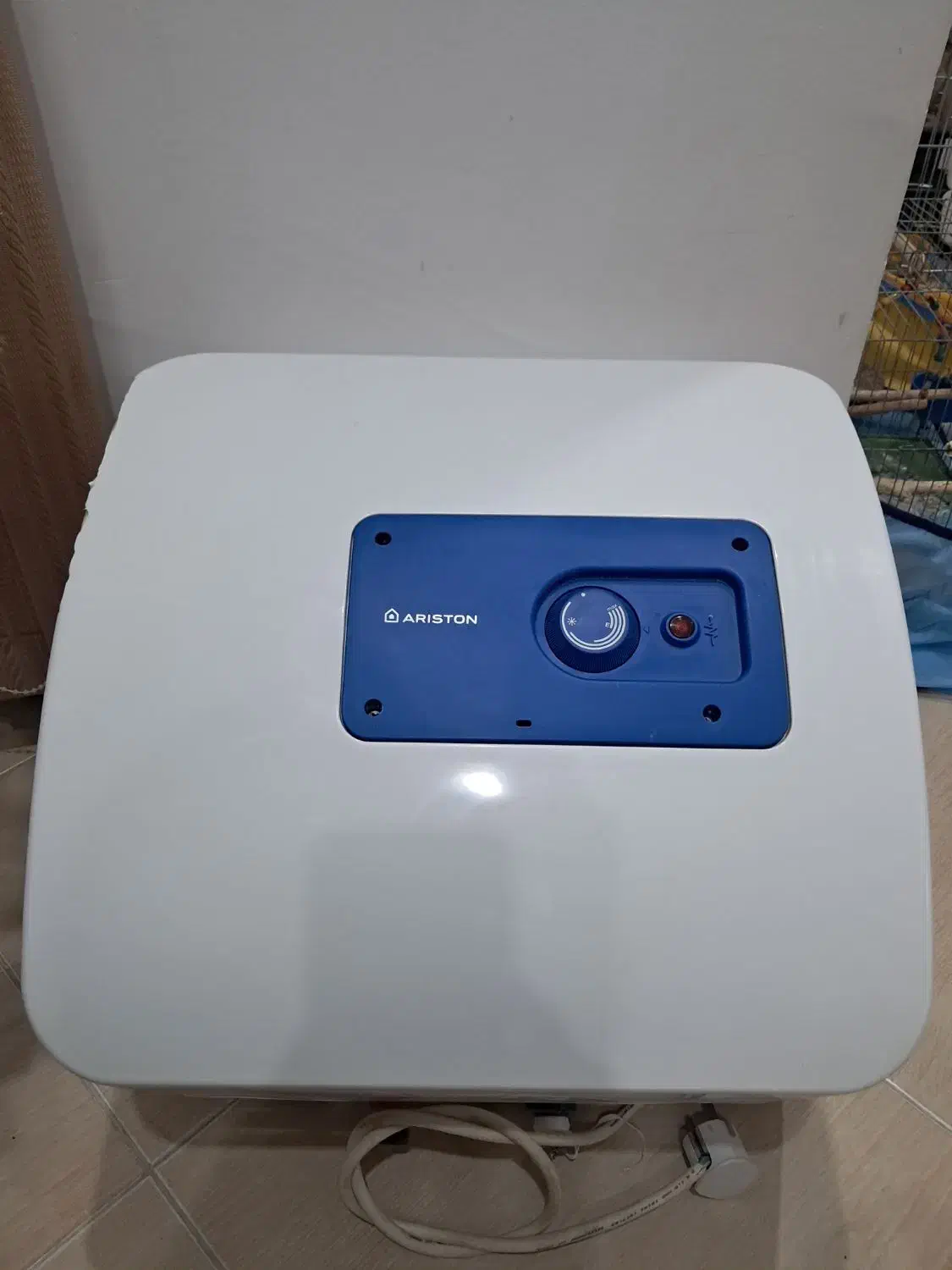 آبگرمکن‌ ۳۰‌ لیتری آریستون ایتالیا|آبگرمکن، پکیج، شوفاژ|بندرعباس, |دیوار