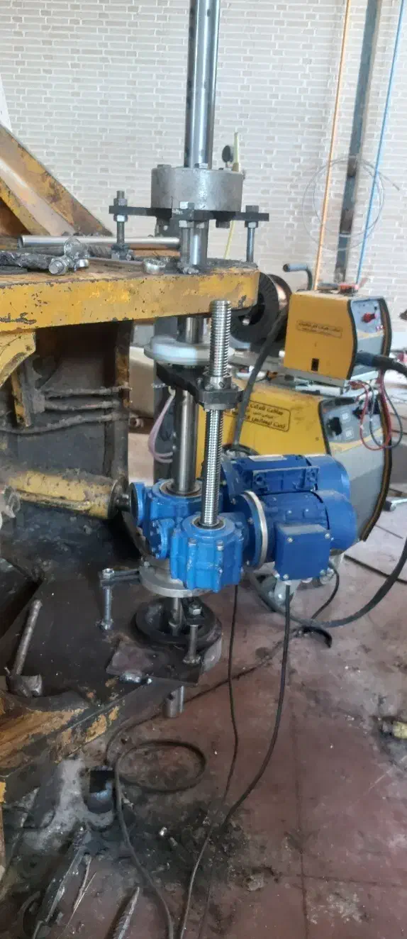 ثابت تراشی بوش پین لودر و بیل بدون جابجای|خدمات پیشه و مهارت|زارچ, |دیوار