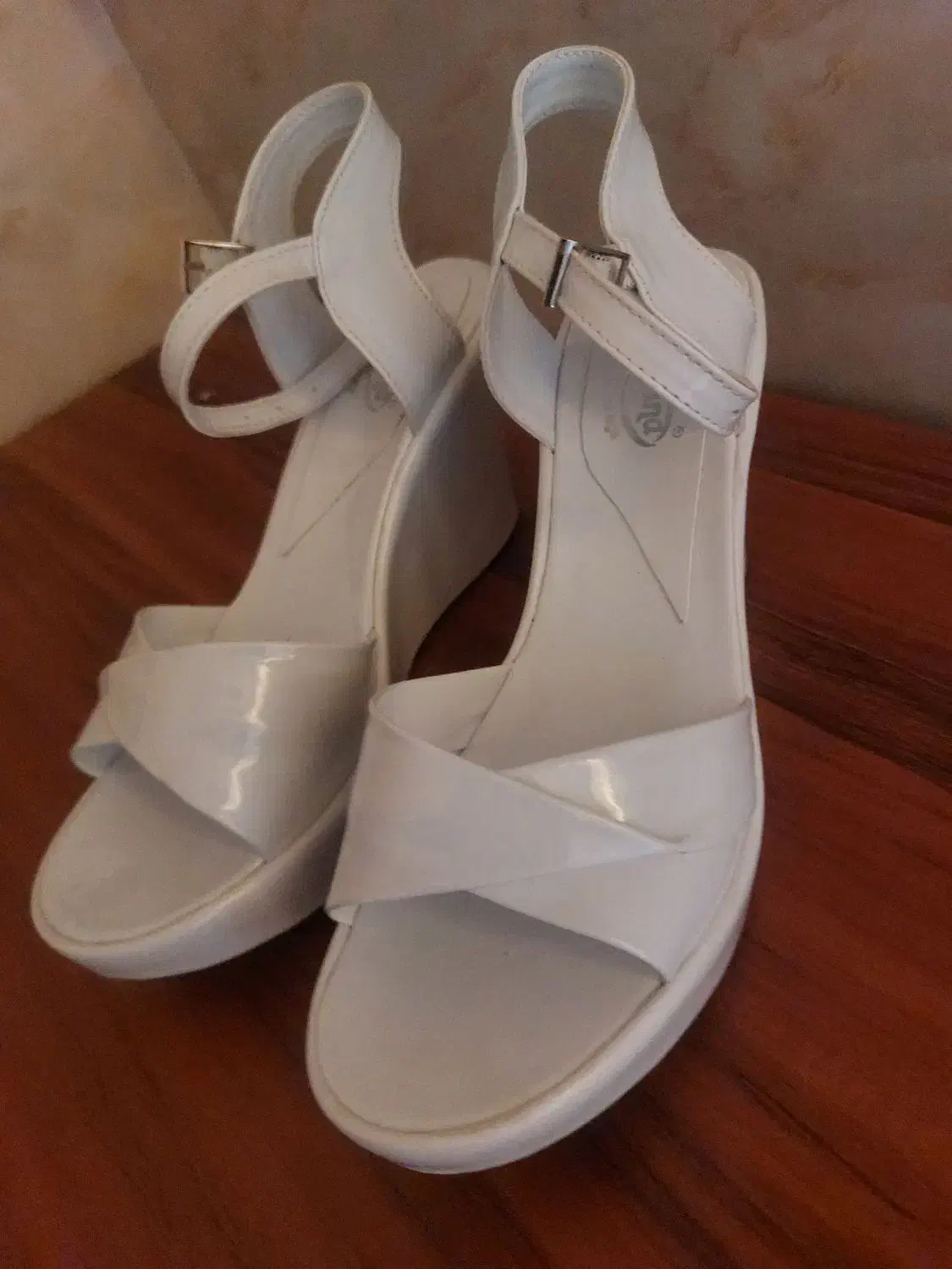 صندل دخترانه سفید نو سایز 40|کیف، کفش، کمربند|بهبهان, |دیوار